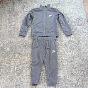 Nike Kids Charcoal Gray Jogger Set Size 4T